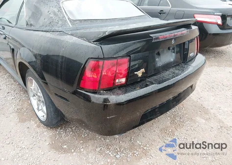 2000 Ford Mustang z USA, uszkodzony, nr VIN 1FAFP4447YF292920